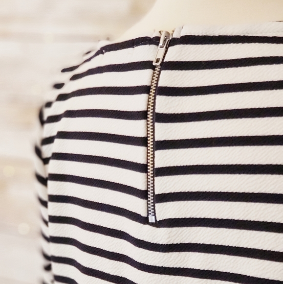 Green Envelope Striped Flounce Crop Sleeve Top M - Picture 5 of 8